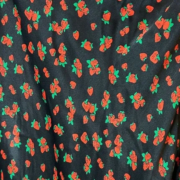 🍓 ANTHRO TILDA SLIP DRESS BIAS CUT STRAWBERRY PRINT REMOVABLE STRAPS XSP NWT - Picture 4 of 8